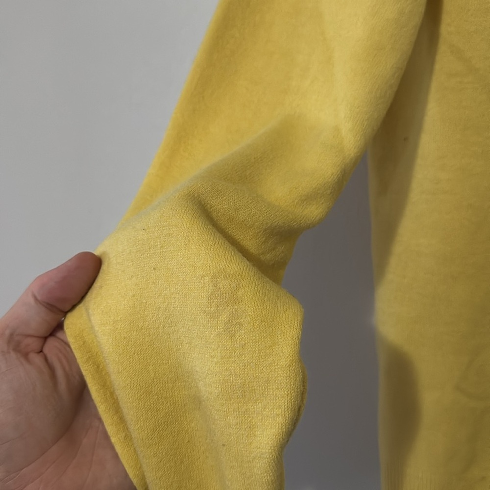 Vintage Izod Lacoste Sweater / Medium / 1970s / Yellow - Picture 9 of 9